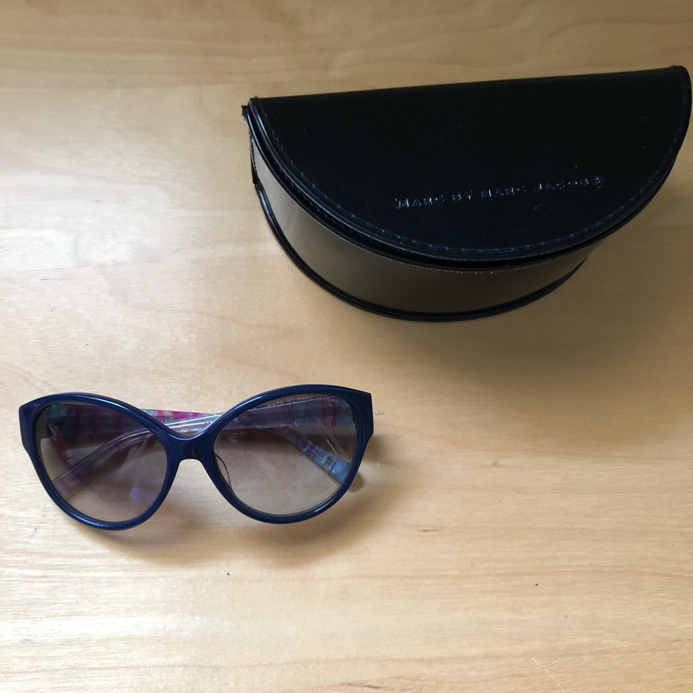 MARC BY MARC JACOBS sunglasses, multicolor sides